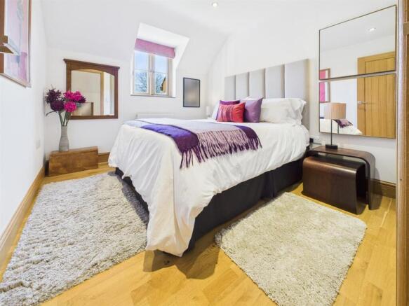 BEDROOM 4