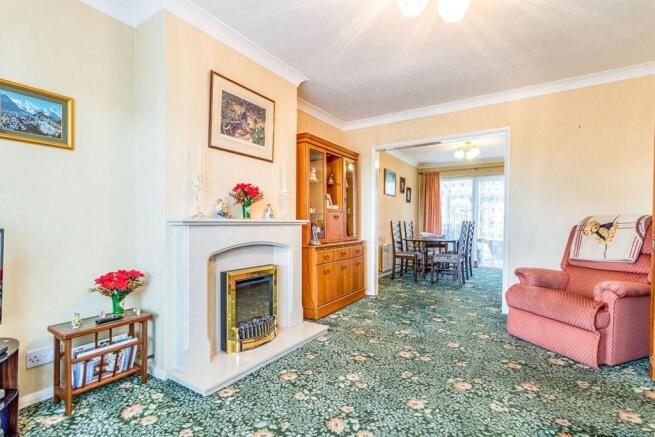 Lounge/Dining Room