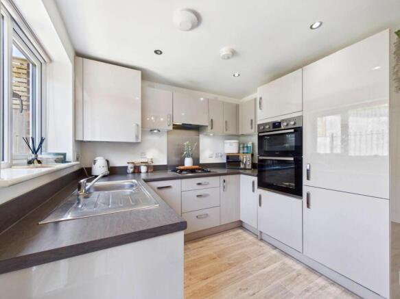3 bed Semi-Detached for sale Image 8