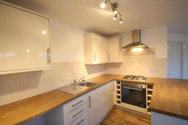 2 bed Flat to rent Image 5