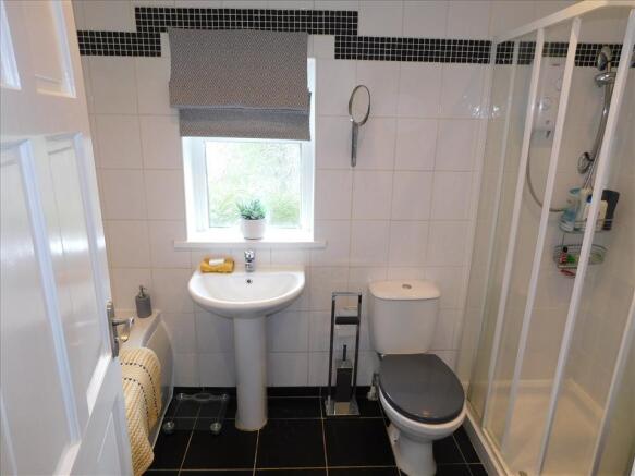 FAMILY BATHROOM WC