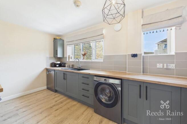 4 bed Terraced for sale Image 7