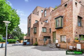 Flat 2, 114, Edgewood Mews, Finchley, London N3 3DN