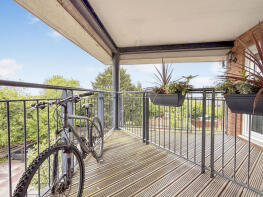 7, 142 Peony House, Celsus Grove, Old Town, Swindon SN1 4GS