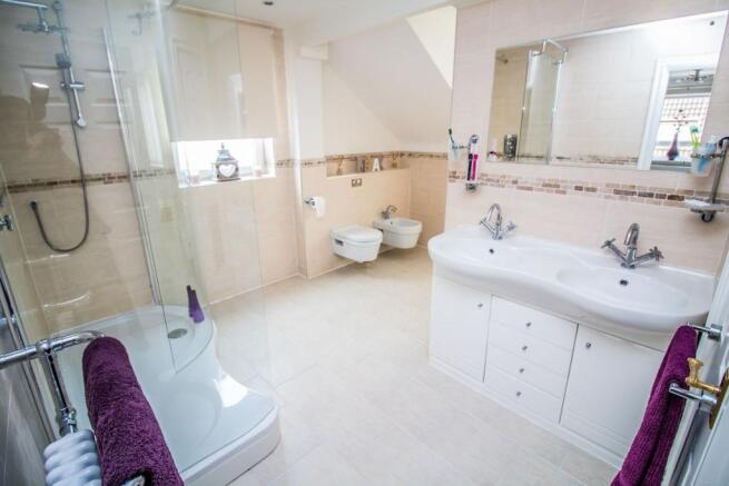 Master En-Suite