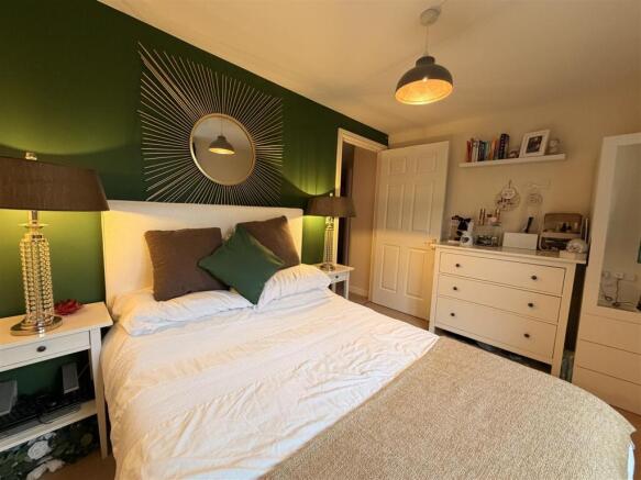 2 bed Apartment for sale Image 5