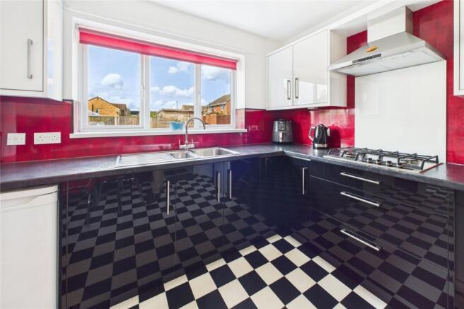 4 bed Detached for sale Image 5