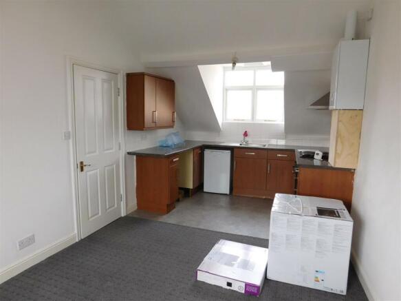 Kitchen area 1.JPG