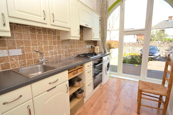 Kitchen 1 (1) (1).jpg