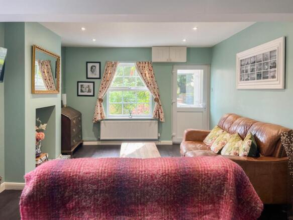 2 bed Semi-Detached for sale Image 7