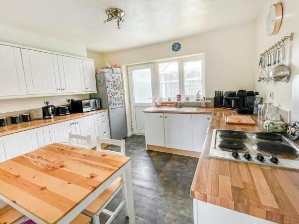 3 bed Detached Bungalow for sale Image 5