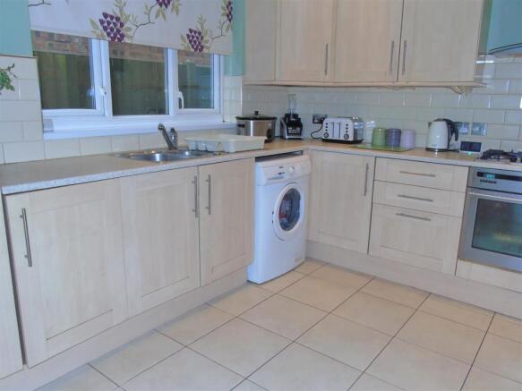Kitchen.JPG