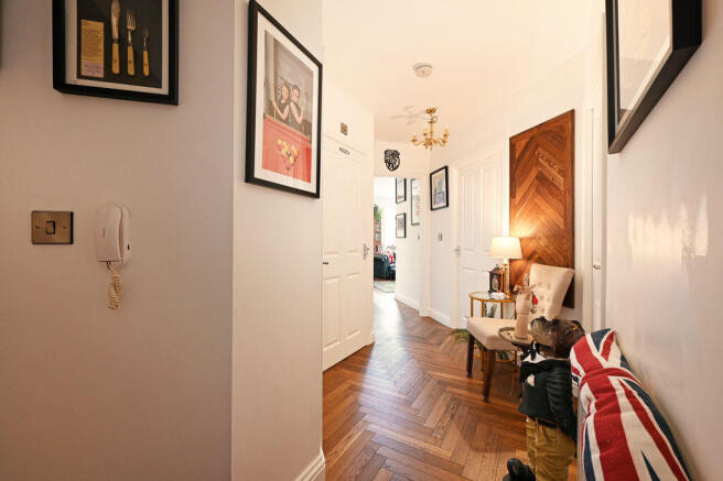 2 bed Apartment for sale Image 5