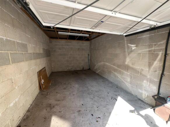 2 bed Apartment for sale Image 9