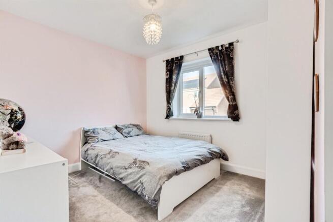 4 bed Detached for sale Image 12
