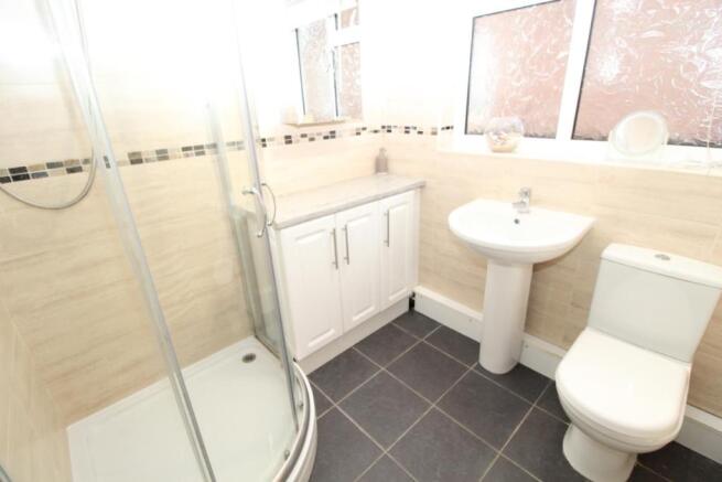 SHOWER ROOM/ W.C.