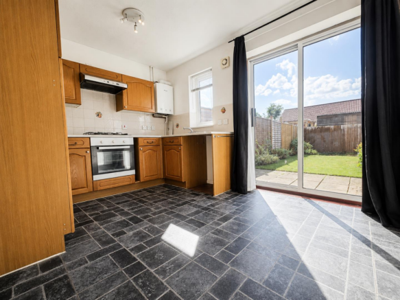 Primrose Drive, Melksham photo 4