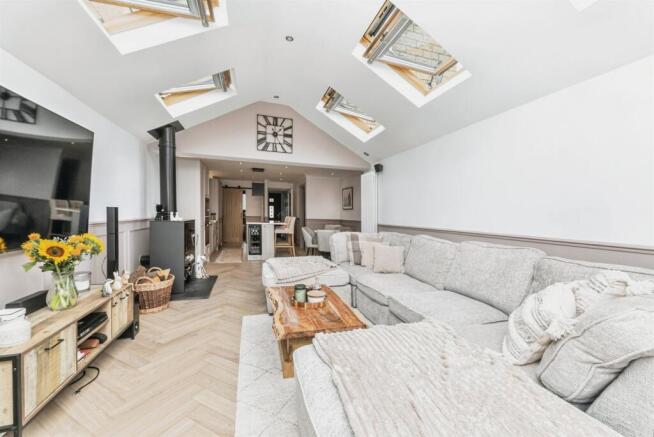 3 bed Town House for sale Image 10