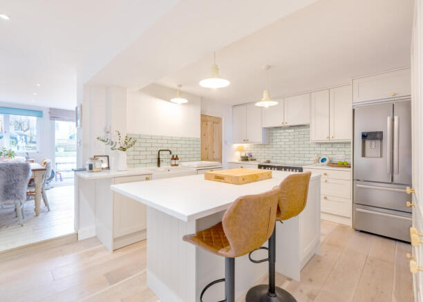 660d1b509698d_Low_Res_Pen Eglos-1