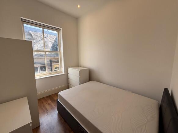 1 bed Apartment to rent Image 8