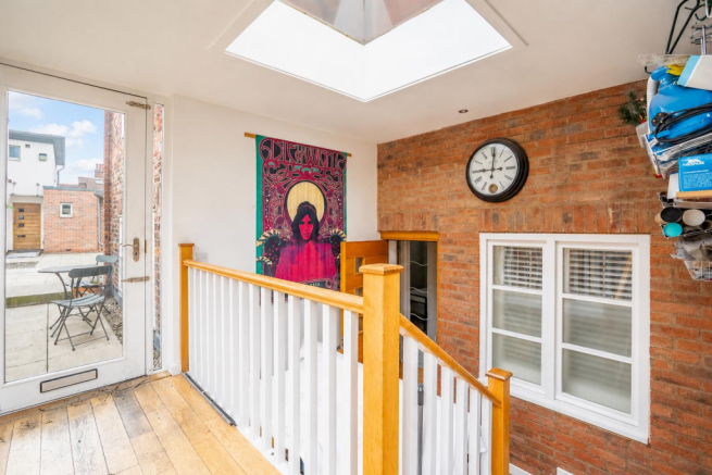 2 bed Apartment for sale Image 4
