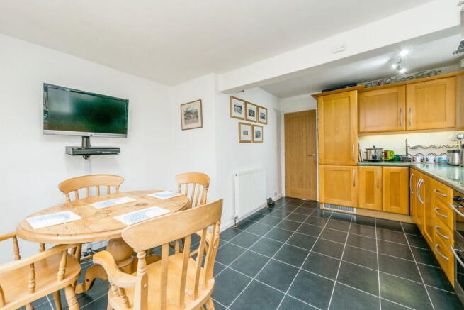 Southfield Court, Highburton, HD8 photo 4
