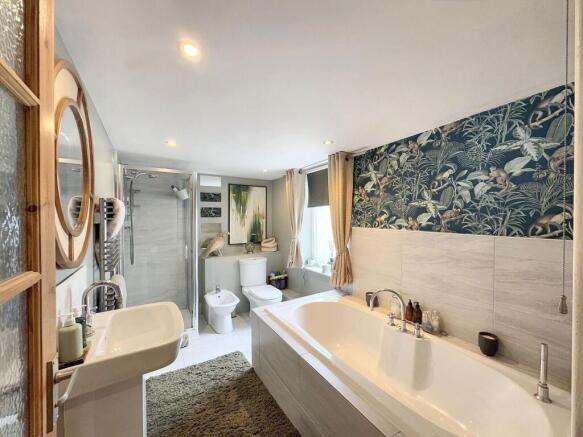 3 bed Terraced for sale Image 10