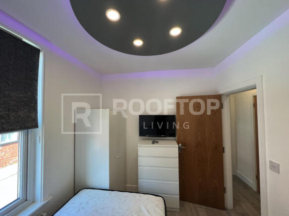 2 bed House to rent Image 11