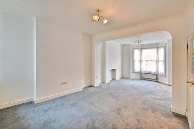 lounge/dining room