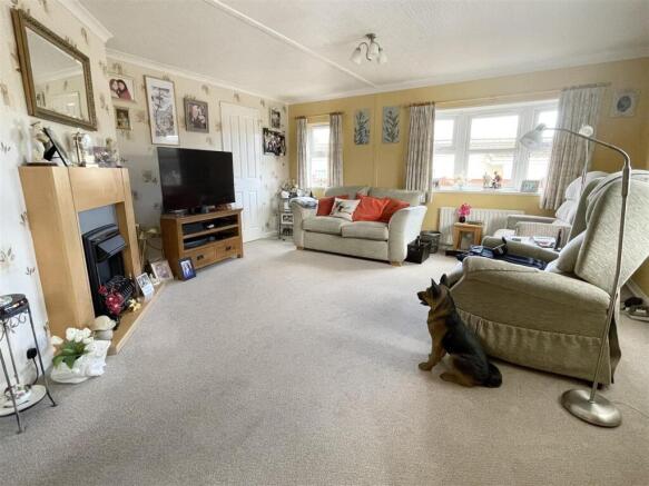 Chris Crescent, Upton, Poole photo 5