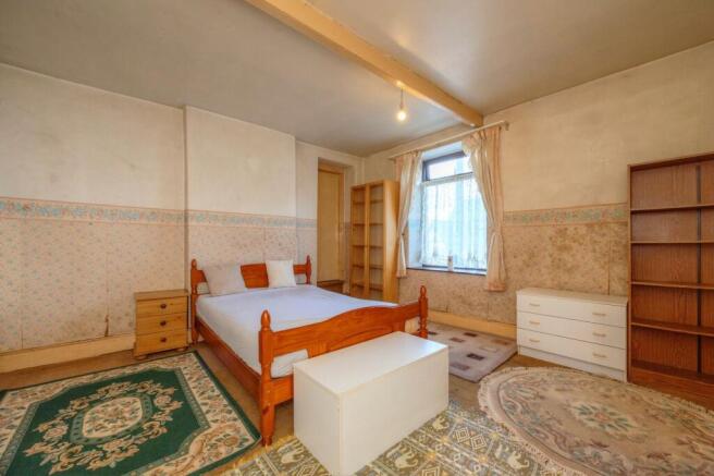 3 bed Terraced for sale Image 10