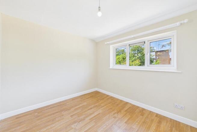 3 bed Terraced to rent Image 12