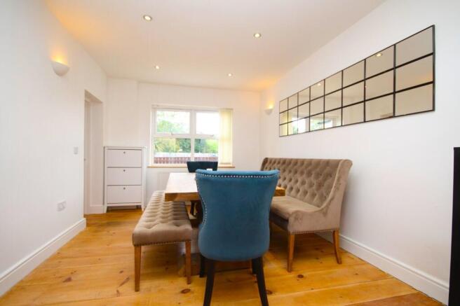 4 bed Semi-Detached for sale Image 12