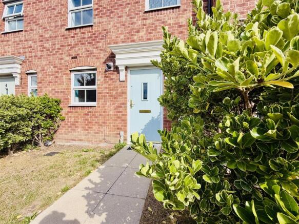 3 bed Terraced for sale Image 2
