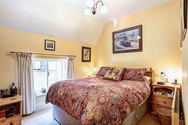 BEDROOM 2