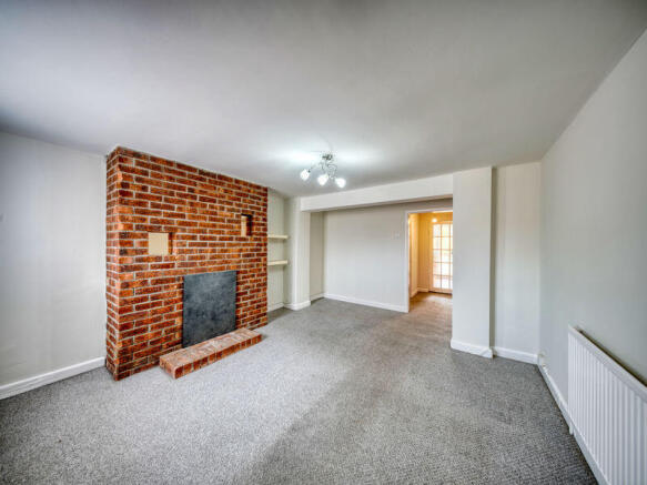 Living room pic 1