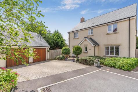 Clos Melin Coed, Little Mill