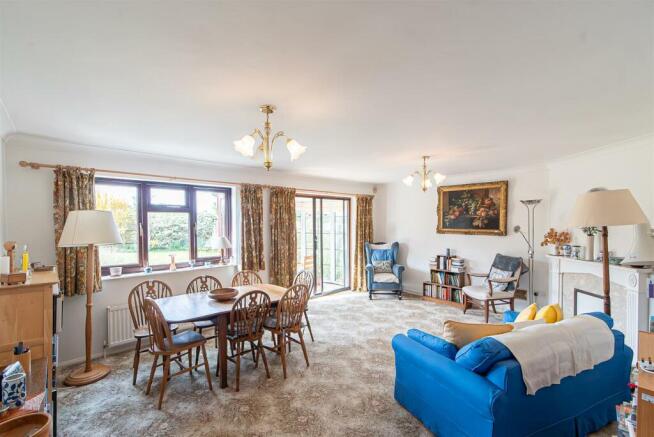 Sitting/Dining Room