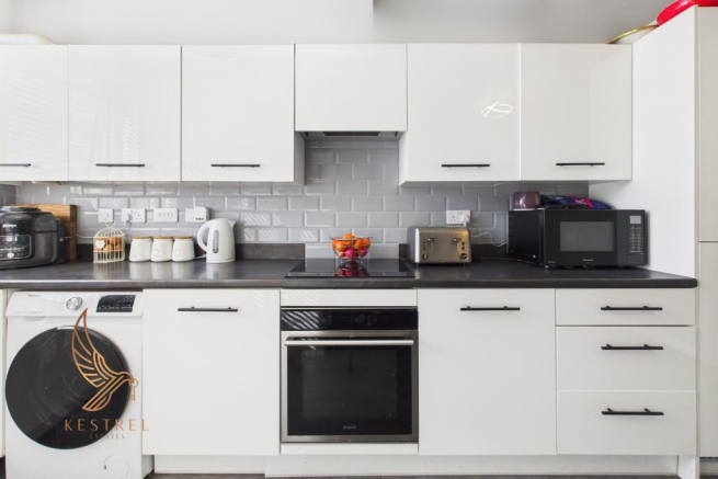 3 bed Semi-Detached for sale Image 6