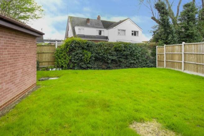 https://s3-eu-west-1.amazonaws.com/propertylab/allanmorris/property-images/standard/5043_5 Hawthorne Close - Rear Garden BS.jpg