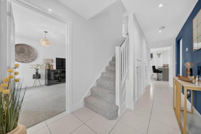 4 bed Detached for sale Image 10