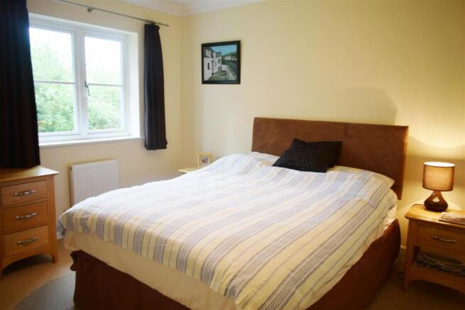 Bed 4.JPG