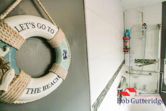 GROUND FLOOR BATHROOM