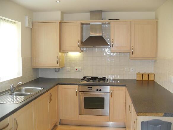 Fully Fitted Kitchen