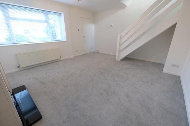 SITTING/DINING ROOM