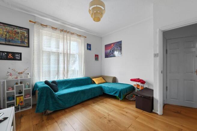 Sitting Room/Bedroom