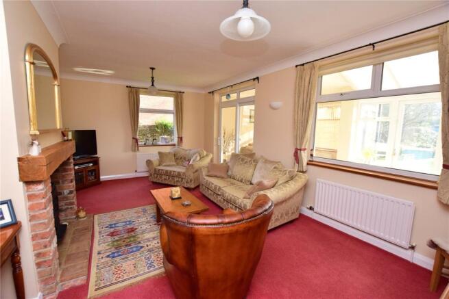 Living Room (2)