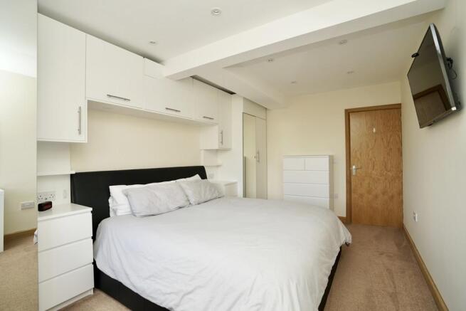 BEDROOM 1 (2)