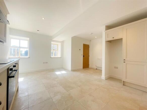 OPEN PLAN LIVING SPACE