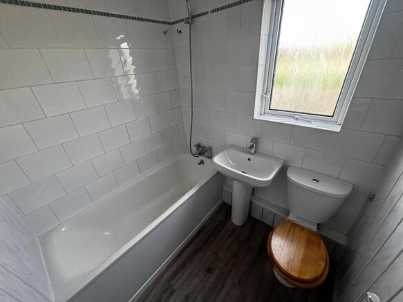 3 bed Terraced to rent Image 9